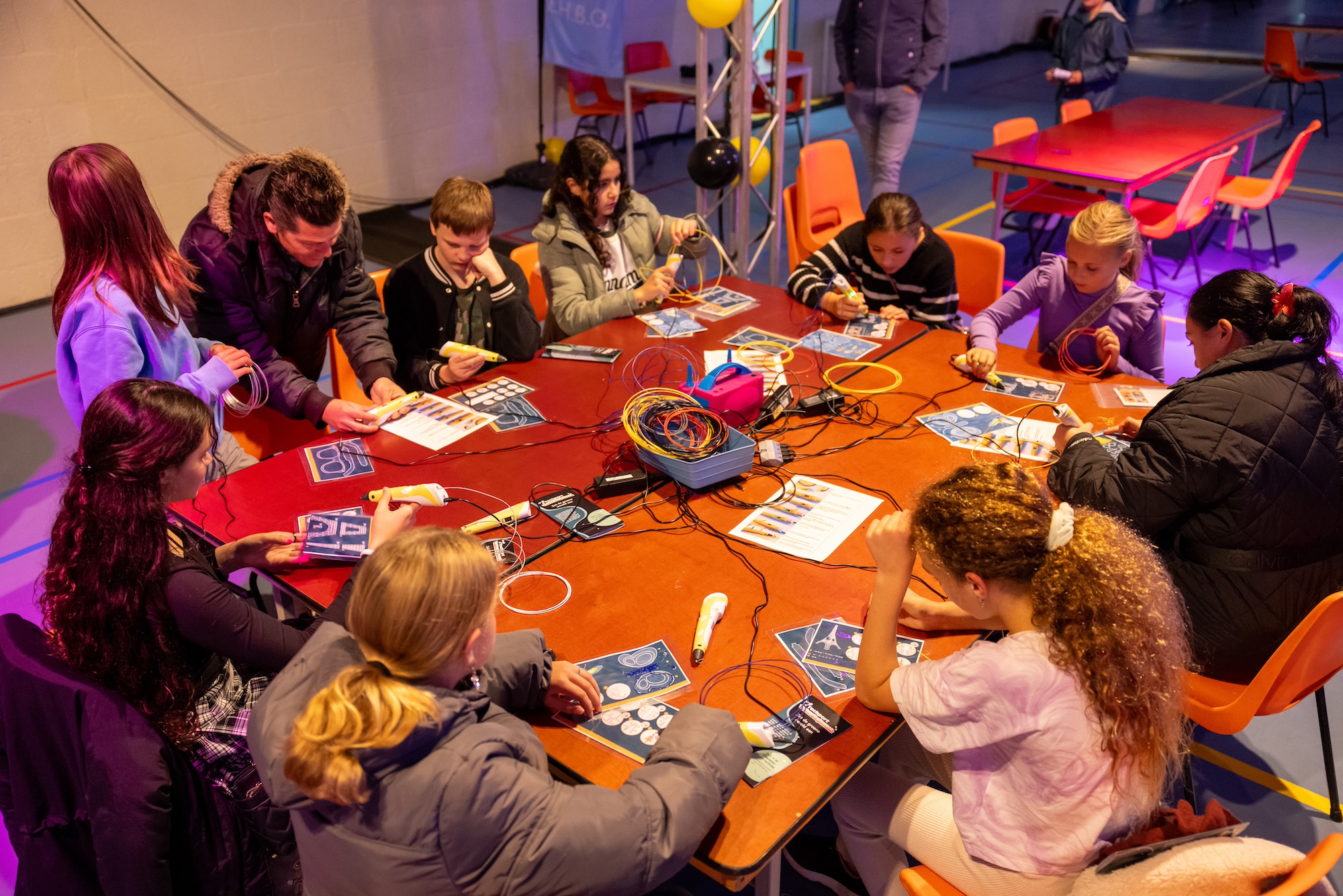 Ruim 5000 leerlingen, leerkrachten en ouders ondergedompeld in de wereld van duurzame techniek tijdens de vijfde Techport Technologieweek
